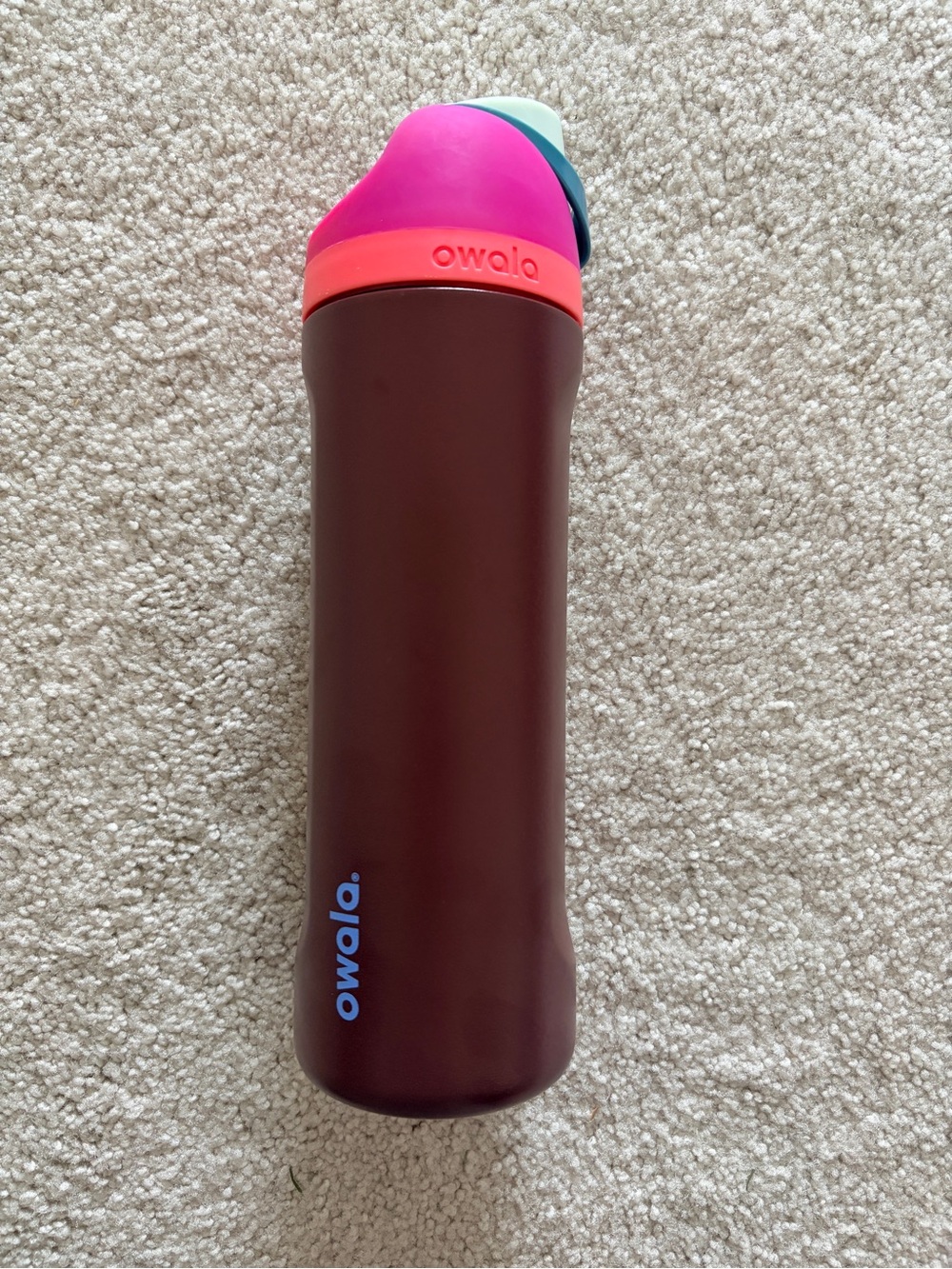 💗 Owala Water Bottle – Berry
Owala FreeSip Water Bottle with Pink/Mint Accents - Picture 8 of 8